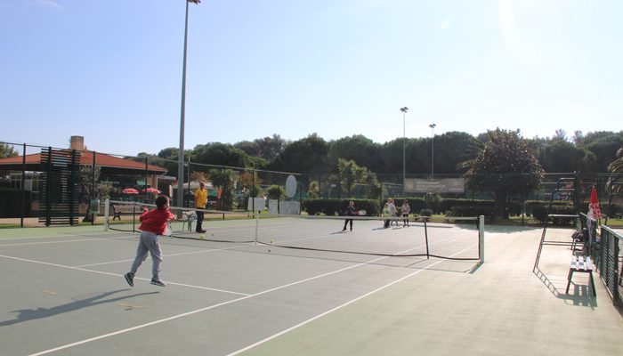 Tennis-au-Devens-700x400