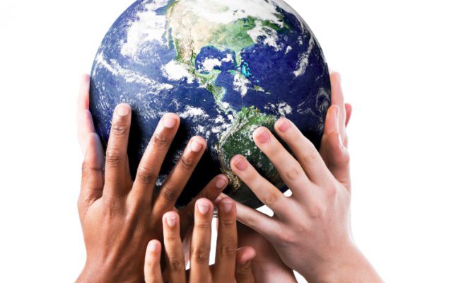 mains-planete-protection-environnement-e1341914867195-652x400